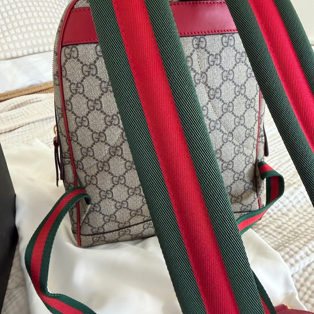 An authentic limited edition Gucci Backpack w/match wallet never used preowned - Picture 5 of 15